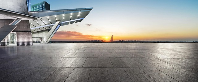 Sample comparison: Stocks/ETFs vs Crypto platforms