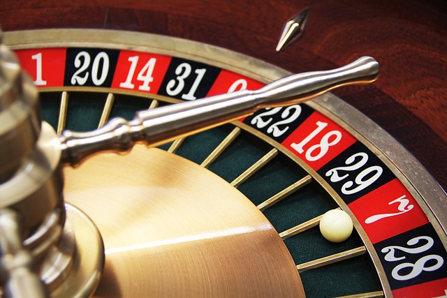 Understanding Futures Trading: Mechanics, Leverage, and Risks